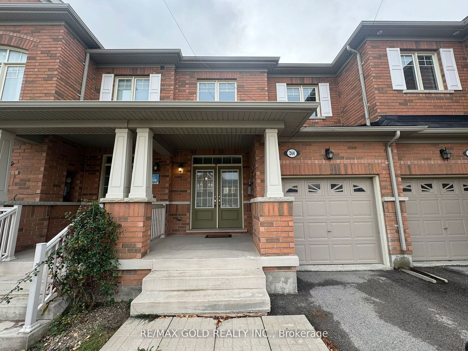 Townhouse for lease at 244 Sky Harbour Drive, Brampton, Bram West, L6Y 2Z4 - MLS: W11925633