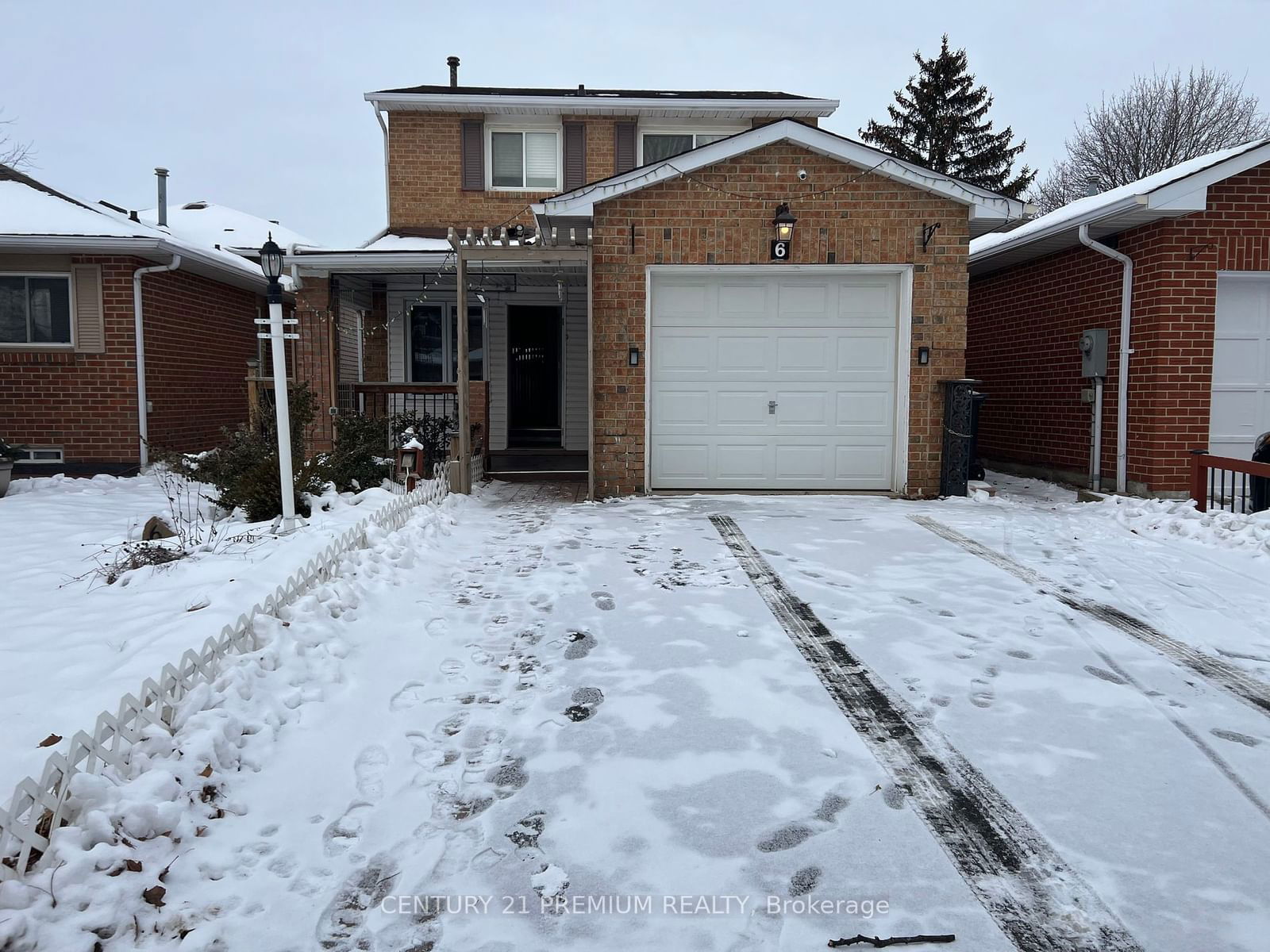 Detached House for lease at 6 Clearview Court, Brampton, Heart Lake West, L6Z 2B1 - MLS: W11925684