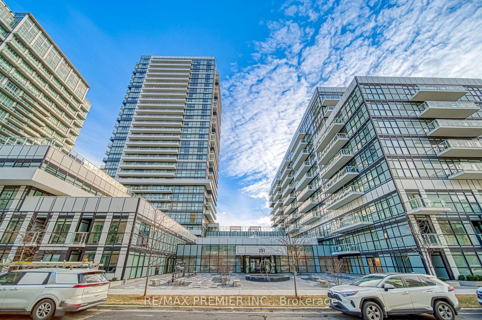 Townhouse leased at 105-251 Manitoba Street, Toronto, Mimico, M8Y 4G9 - MLS: W11925716