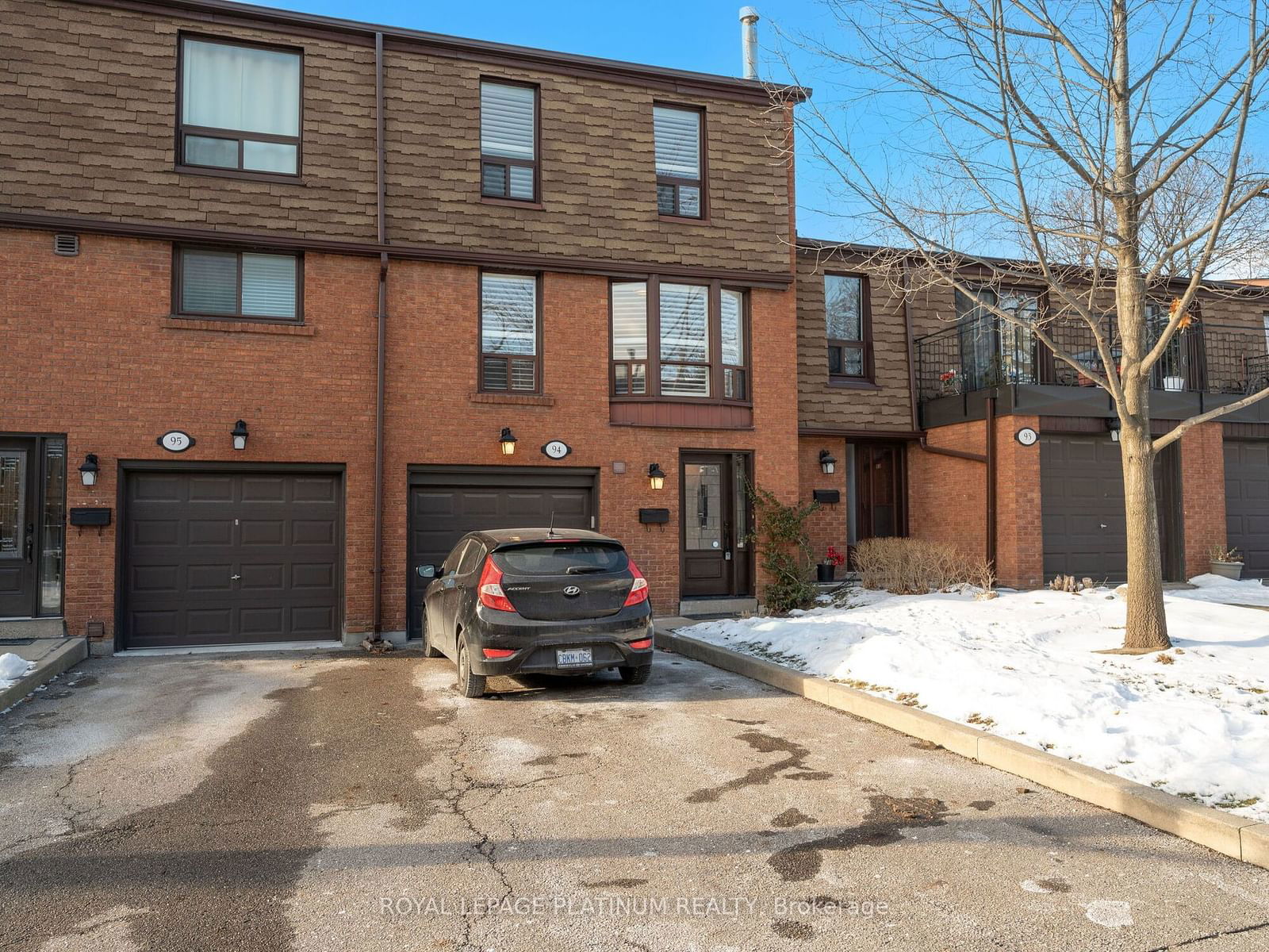 Townhouse for sale at 94-3395 Cliff Road, Mississauga, Mississauga Valleys, L5A 3M7 - MLS: W11925771