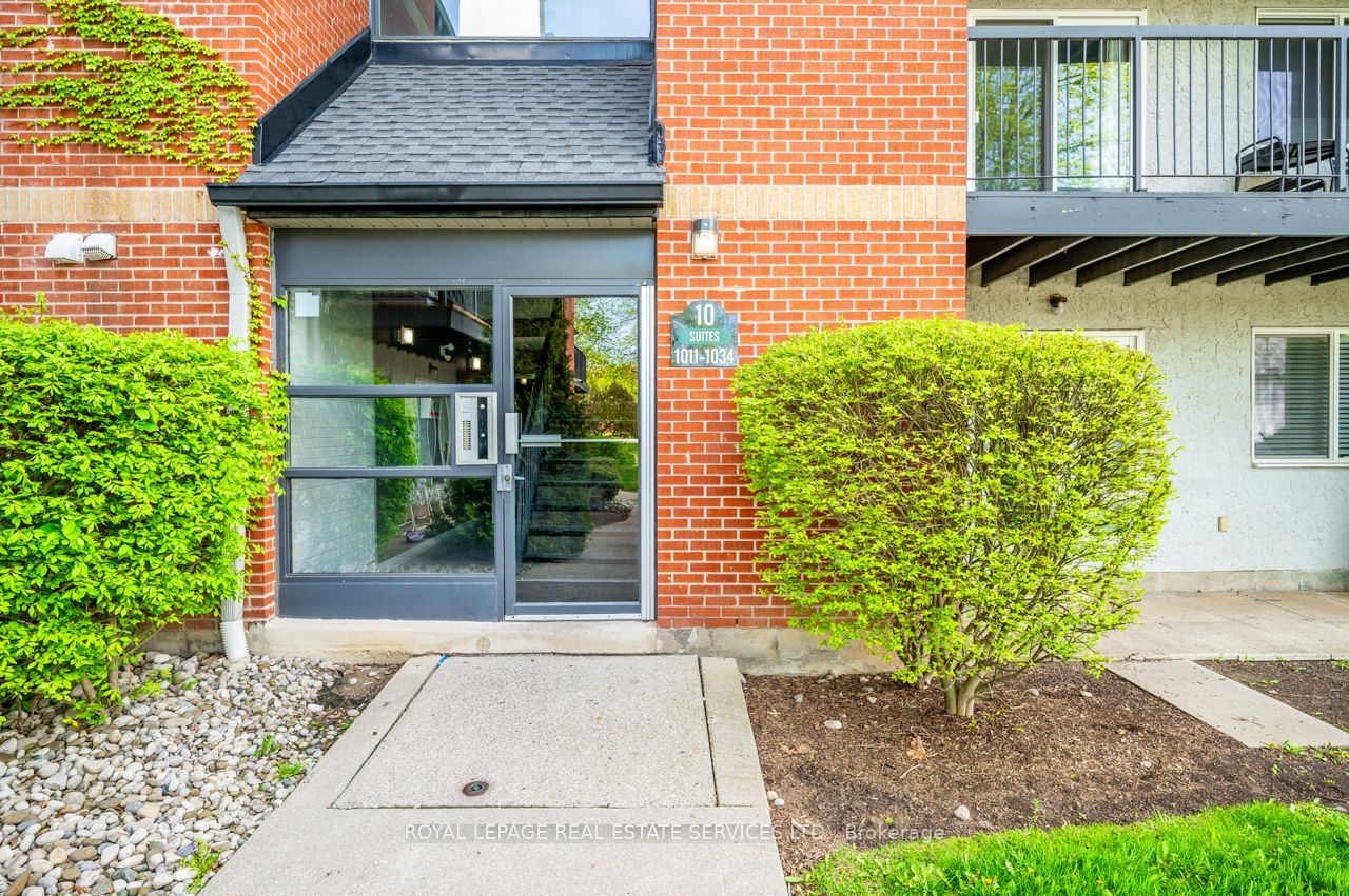 Condo for sale at 1013-1450 Glen Abbey Gate, Oakville, Glen Abbey, L6M 2V7 - MLS: W11925807