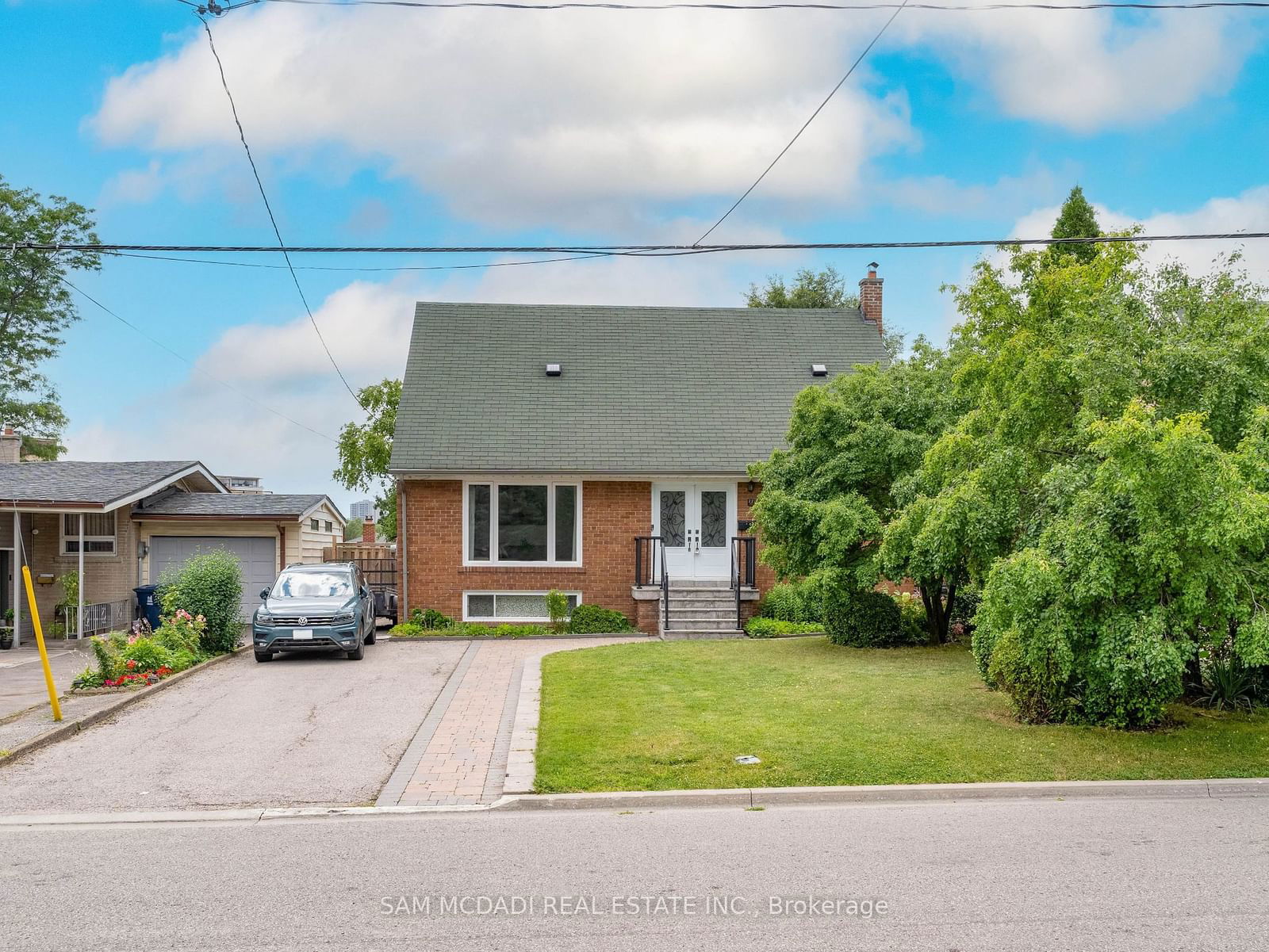 Detached House for lease at Lower-22 De Marco Boulevard, Toronto, Rustic, M6L 2W1 - MLS: W11926010