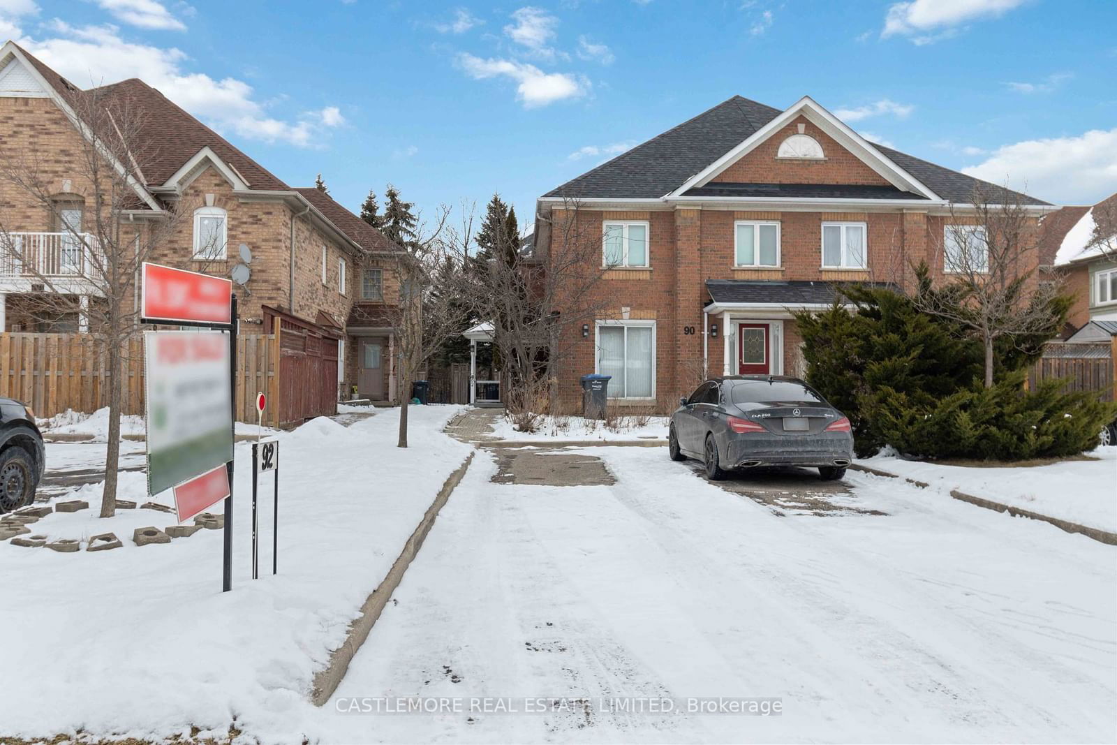 Townhouse for sale at 92 pressed brick Drive, Brampton, Brampton North, L6V 4K4 - MLS: W11926034