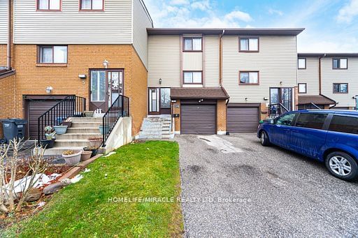 Townhouse for sale at 4 Carleton Place, Brampton, Bramalea West Industrial, L6T 3Z4 - MLS: W11926165