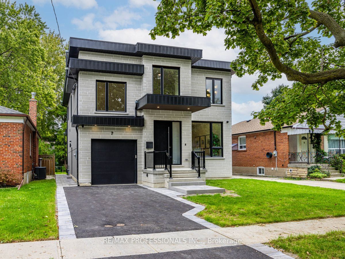 Detached House for sale at 7 Charleston Road, Toronto, Islington-City Centre West, M9B 4M6 - MLS: W11926240