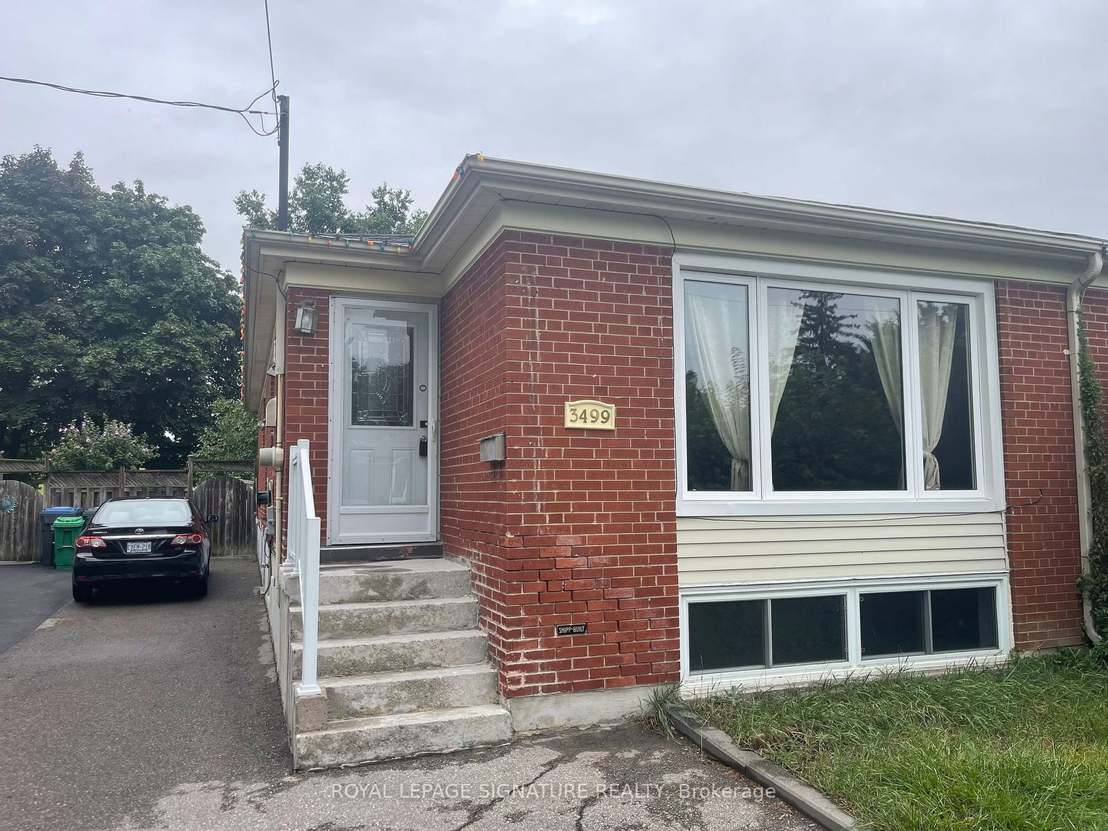 Semi-Detached House for lease at Upper-3499 Ashcroft Crescent, Mississauga, Erindale, L5C 2E6 - MLS: W11926273