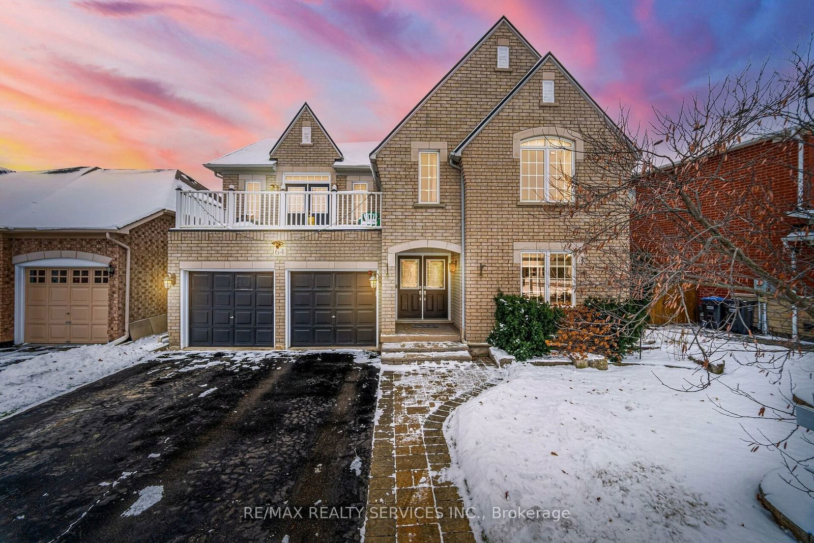 Detached House for sale at 64 Edenbrook Hill Drive, Brampton, Fletcher's Meadow, L7A 2N5 - MLS: W11926291