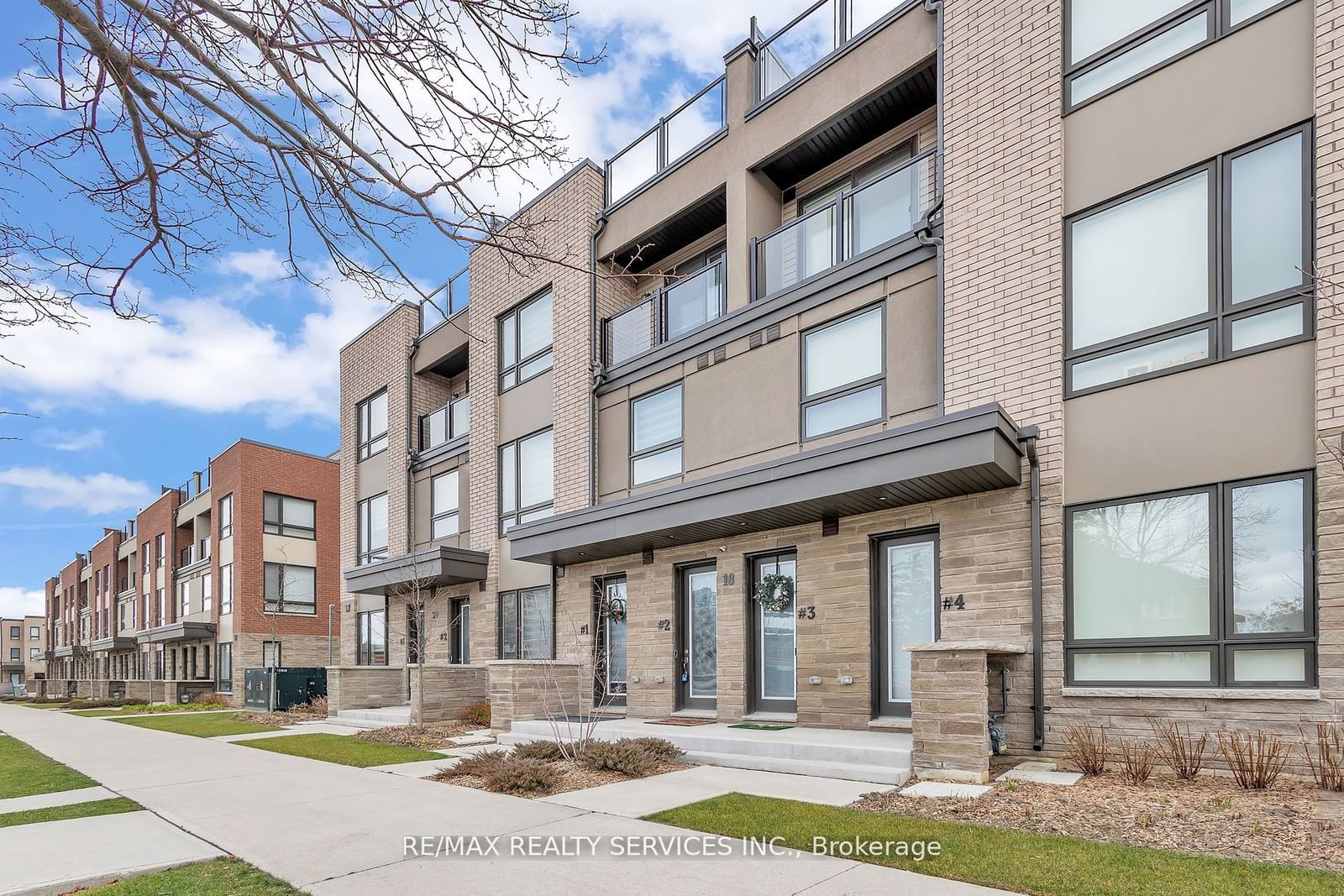 Townhouse sold at 2-18 Humberwood Boulevard, Toronto, West Humber-Clairville, M9W 7J6 - MLS: W11926303