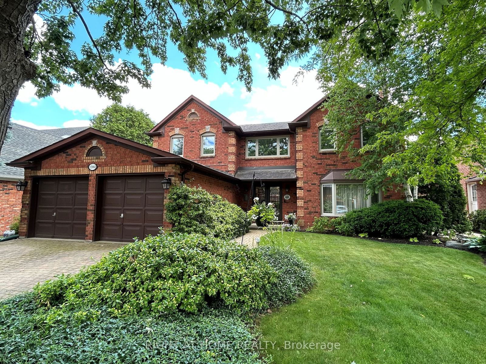 Detached House for sale at 1380 Merrybrook Lane, Oakville, 1007 - GA Glen Abbey, L6M 1T4 - MLS: W11926405