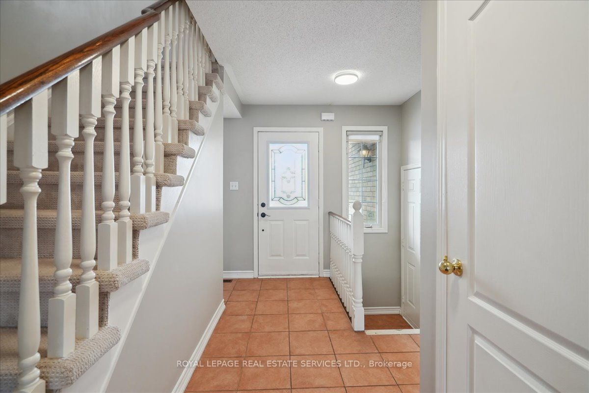 Townhouse for sale at 2429 LAZIO Lane, Oakville, 1022 - WT West Oak Trails, L6M 4P4 - MLS: W11926409