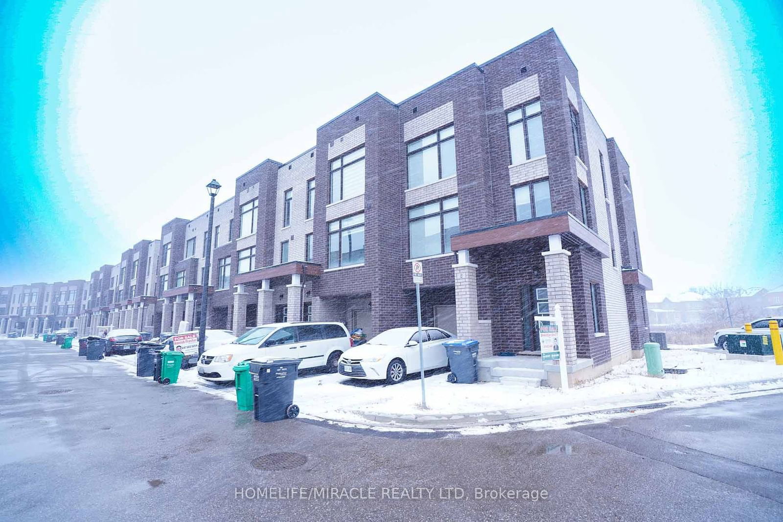 Townhouse for sale at 2 Queenpost Drive, Brampton, Credit Valley, L6Y 6L2 - MLS: W11926426