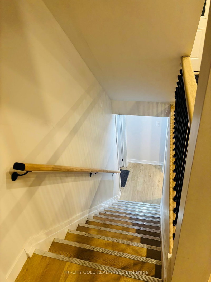 BSMT - 3 Holmstead Crt, Brampton, L6S 1R9 | Image 2