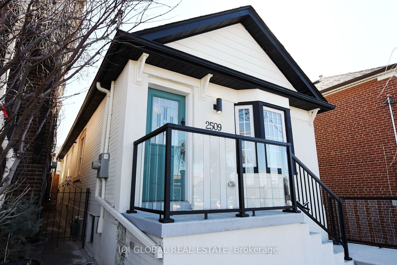 Detached House for lease at #1-2509 Dufferin Street, Toronto, Briar Hill-Belgravia, M6B 3R3 - MLS: W11926581