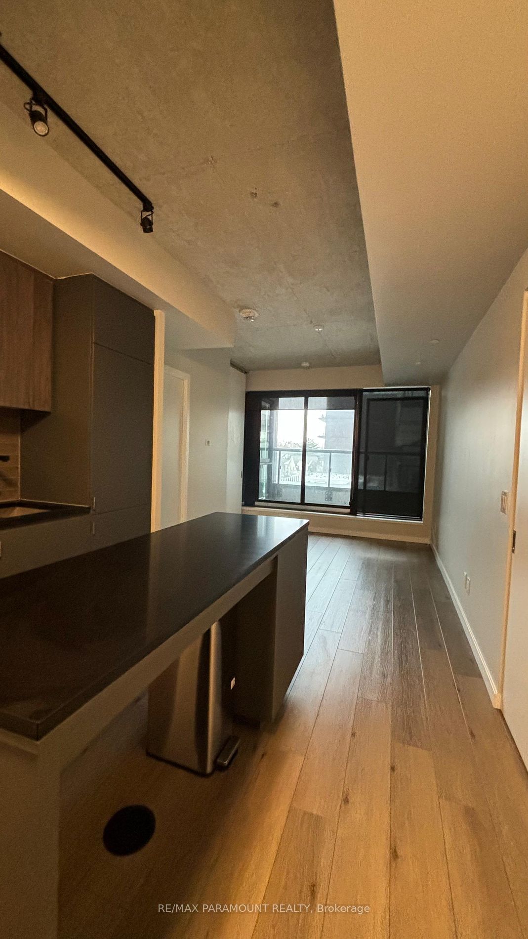 Condo for sale at 327-7 Smith Crescent, Toronto, Stonegate-Queensway, M8Z 0G3 - MLS: W11926625