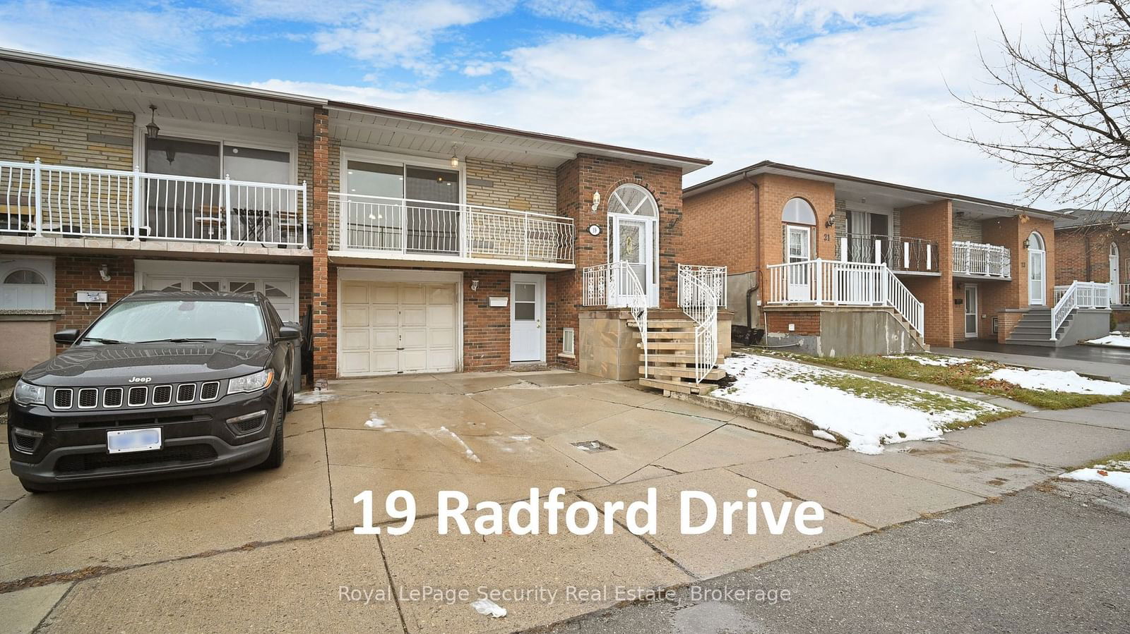 Semi-Detached House for sale at 19 Radford Drive, Brampton, Brampton North, L6V 2Y8 - MLS: W11926723