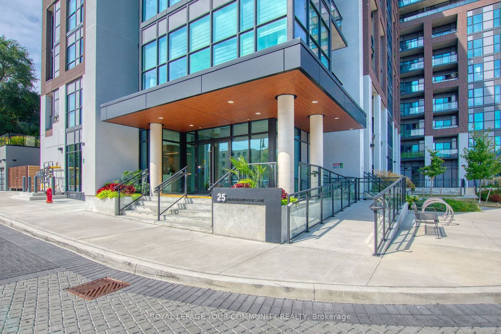 Condo for sale at 1007-25 Neighbourhood Lane, Toronto, Stonegate-Queensway, M8Y 0C4 - MLS: W11926792