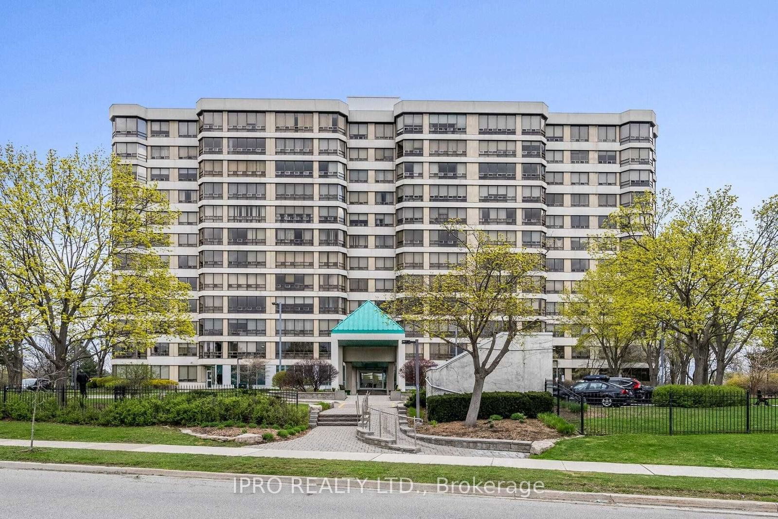 Condo for sale at #202-330 Mill Street, Brampton, Brampton South, L6Y 3V3 - MLS: W11926872