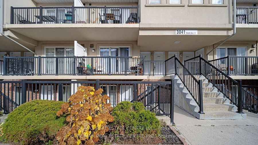 Townhouse for sale at 2067-3041 Finch Avenue, Toronto, Humbermede, M9M 0A4 - MLS: W11926961