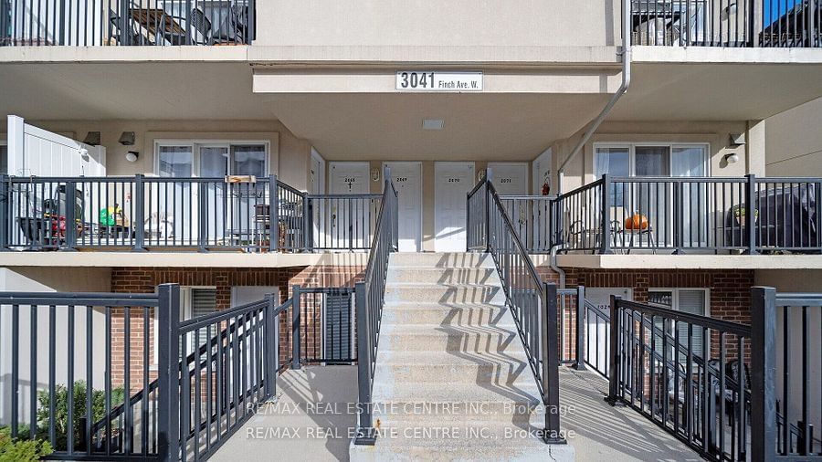 Townhouse for sale at 2067-3041 Finch Avenue, Toronto, Humbermede, M9M 0A4 - MLS: W11926961