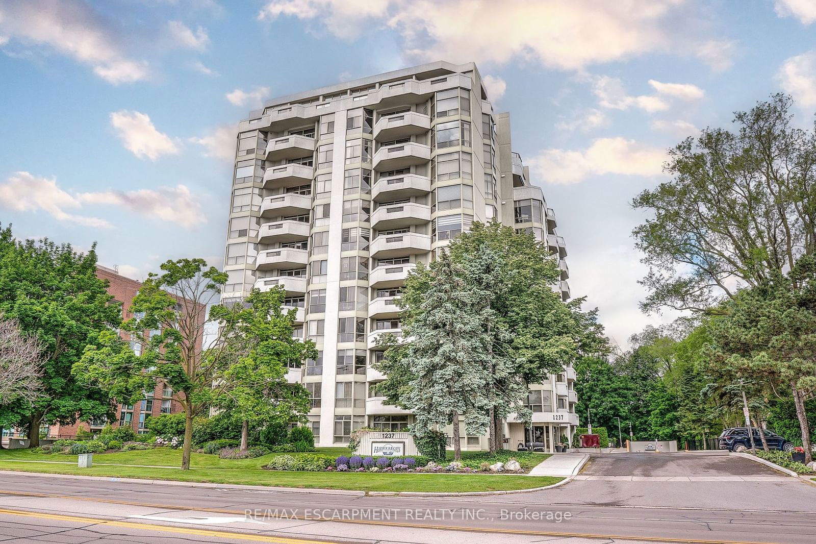 Condo for sale at 404-1237 North Shore Boulevard, Burlington, Brant, L7S 2H8 - MLS: W11927000