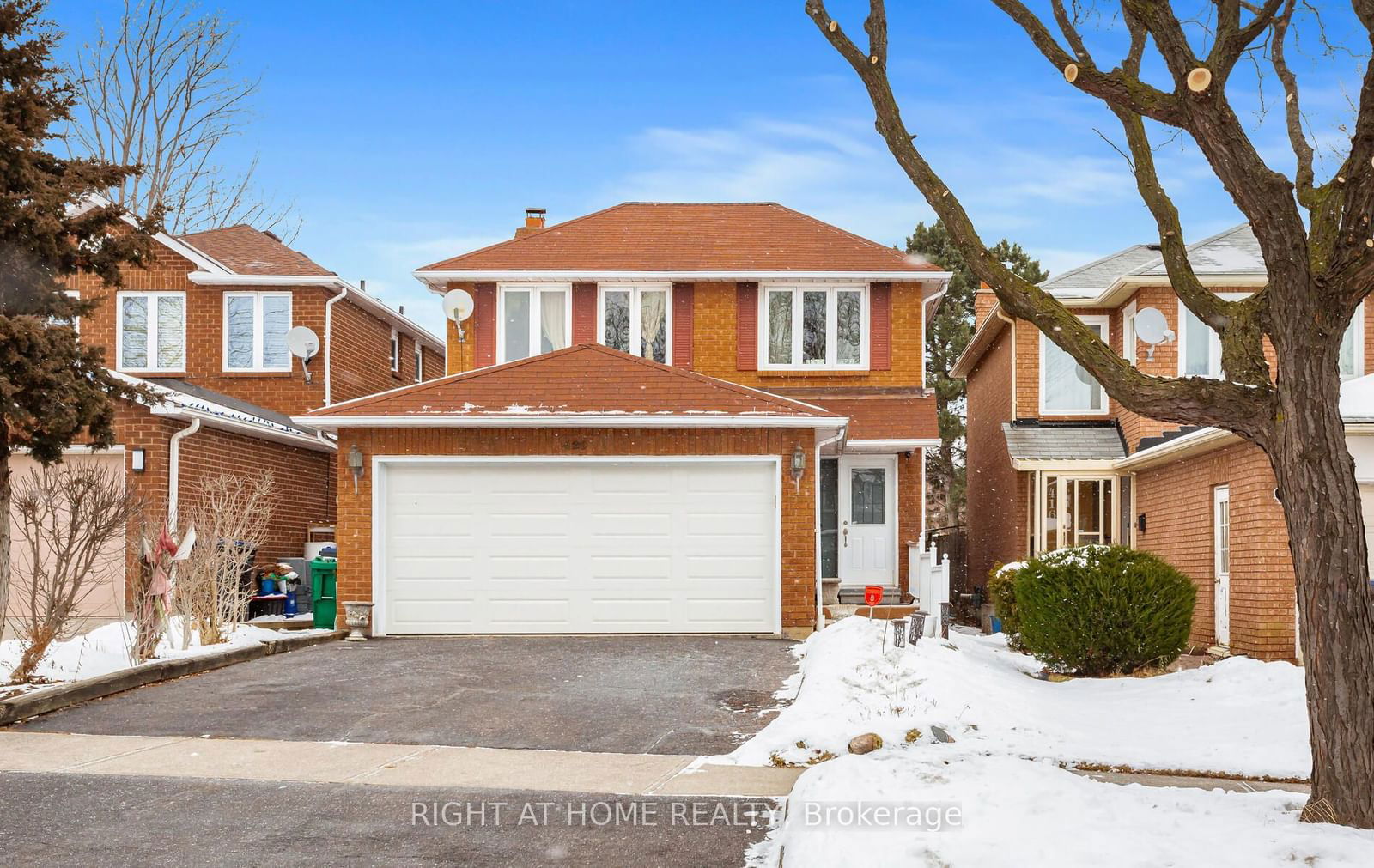 Detached House sold at 420 Tailfeather Crescent, Mississauga, Hurontario, L4Z 2Z7 - MLS: W11927137