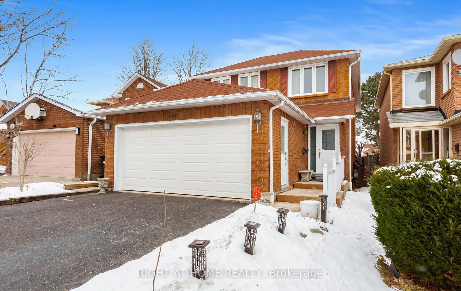 Detached House sold at 420 Tailfeather Crescent, Mississauga, Hurontario, L4Z 2Z7 - MLS: W11927137