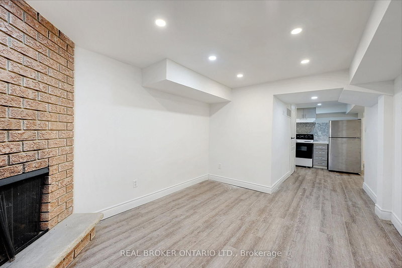 Bsmt - 1098 Sawgrass Cres, Mississauga, L5C 3V4 | Image 3