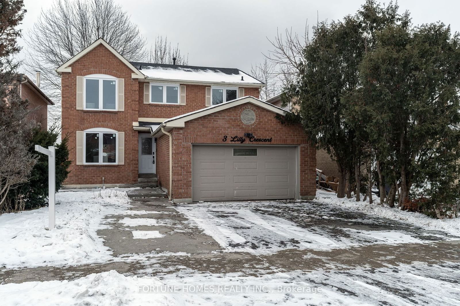 Detached House for sale at 3 lilly Crescent, Brampton, Brampton South, L6Y 3K1 - MLS: W11927935