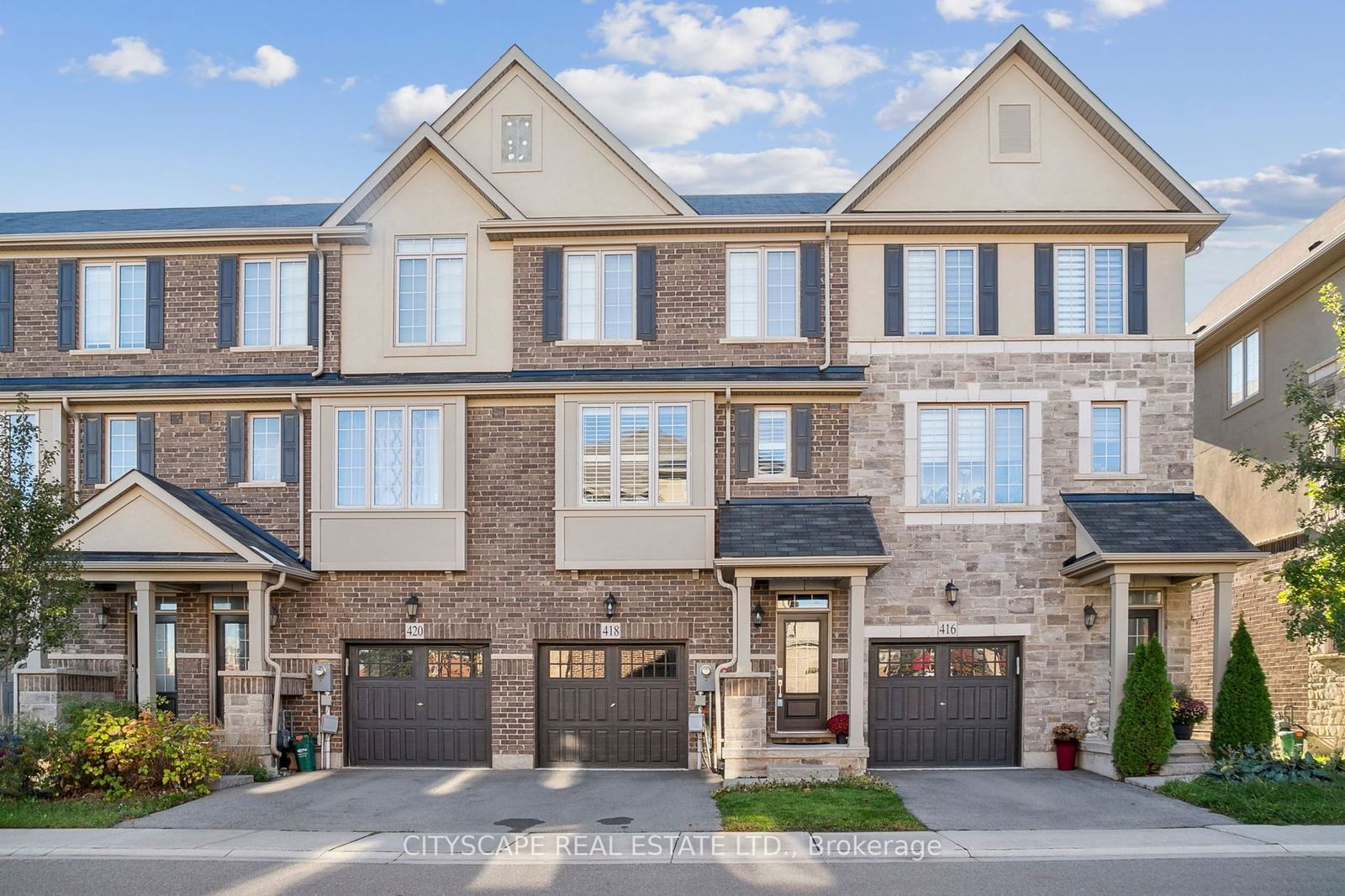 Townhouse for sale at 418 Belcourt Common, Oakville, Rural Oakville, L6H 0R2 - MLS: W11928188