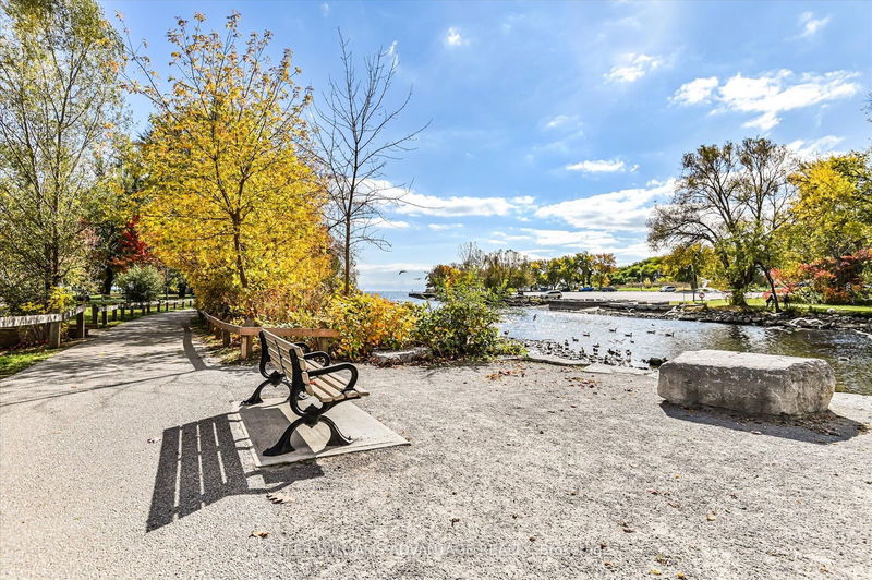 home for sale on 310-3845 Lake Shore Boulevard W