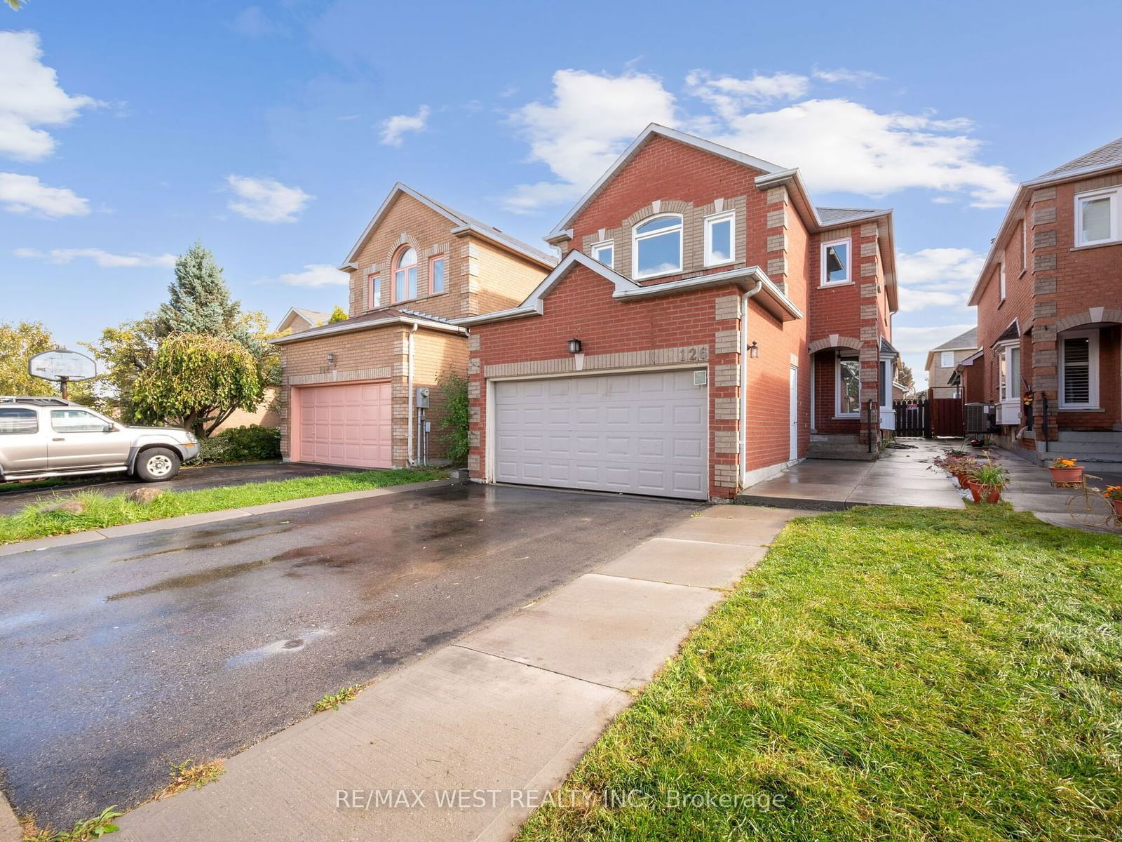 Detached House for sale at 126 Sandmere Avenue, Brampton, Heart Lake West, L6Z 4A3 - MLS: W11928542