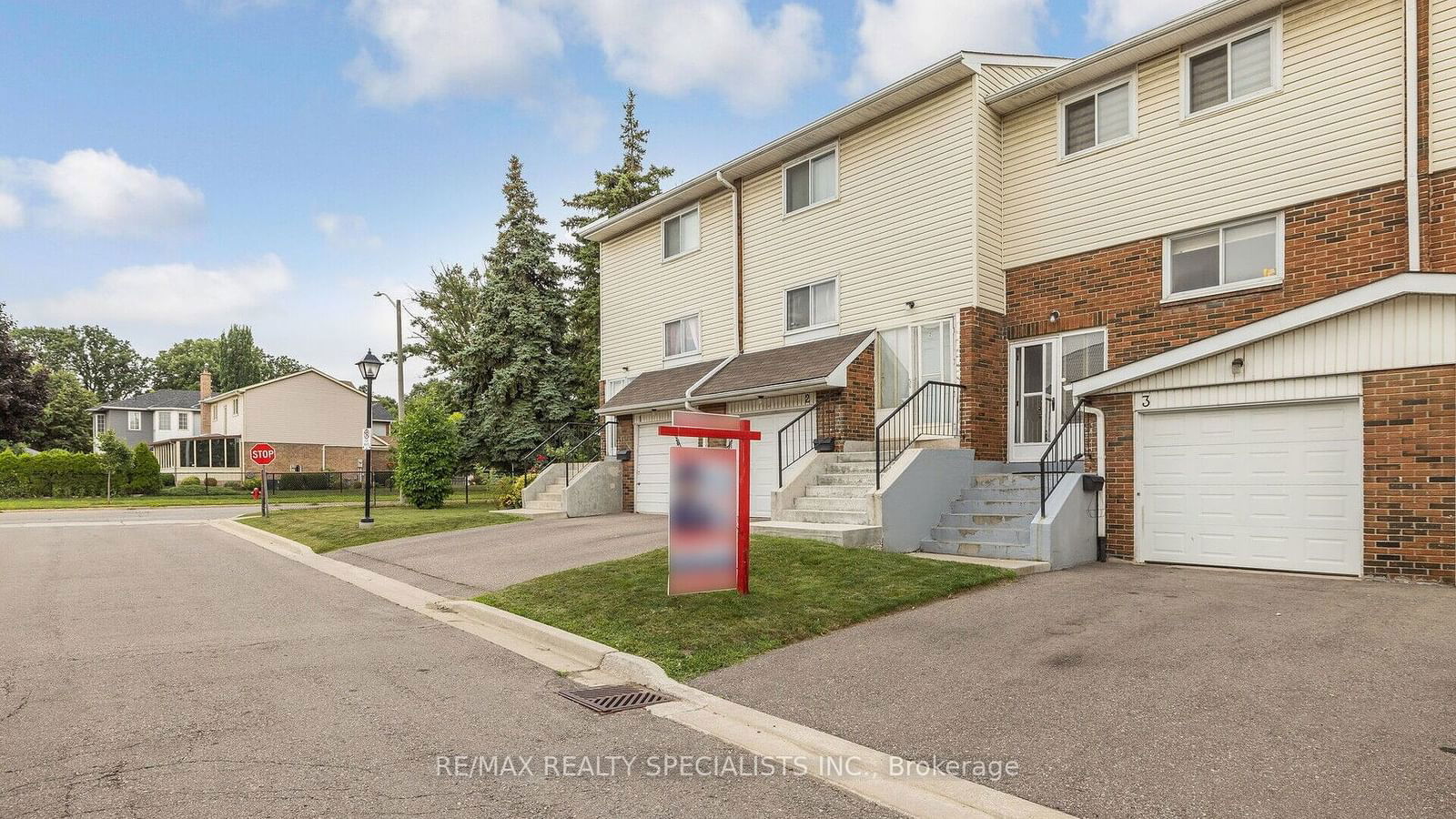 Townhouse for sale at 3 Sandringham Court, Brampton, Bramalea West Industrial, L6T 3Z3 - MLS: W11928591