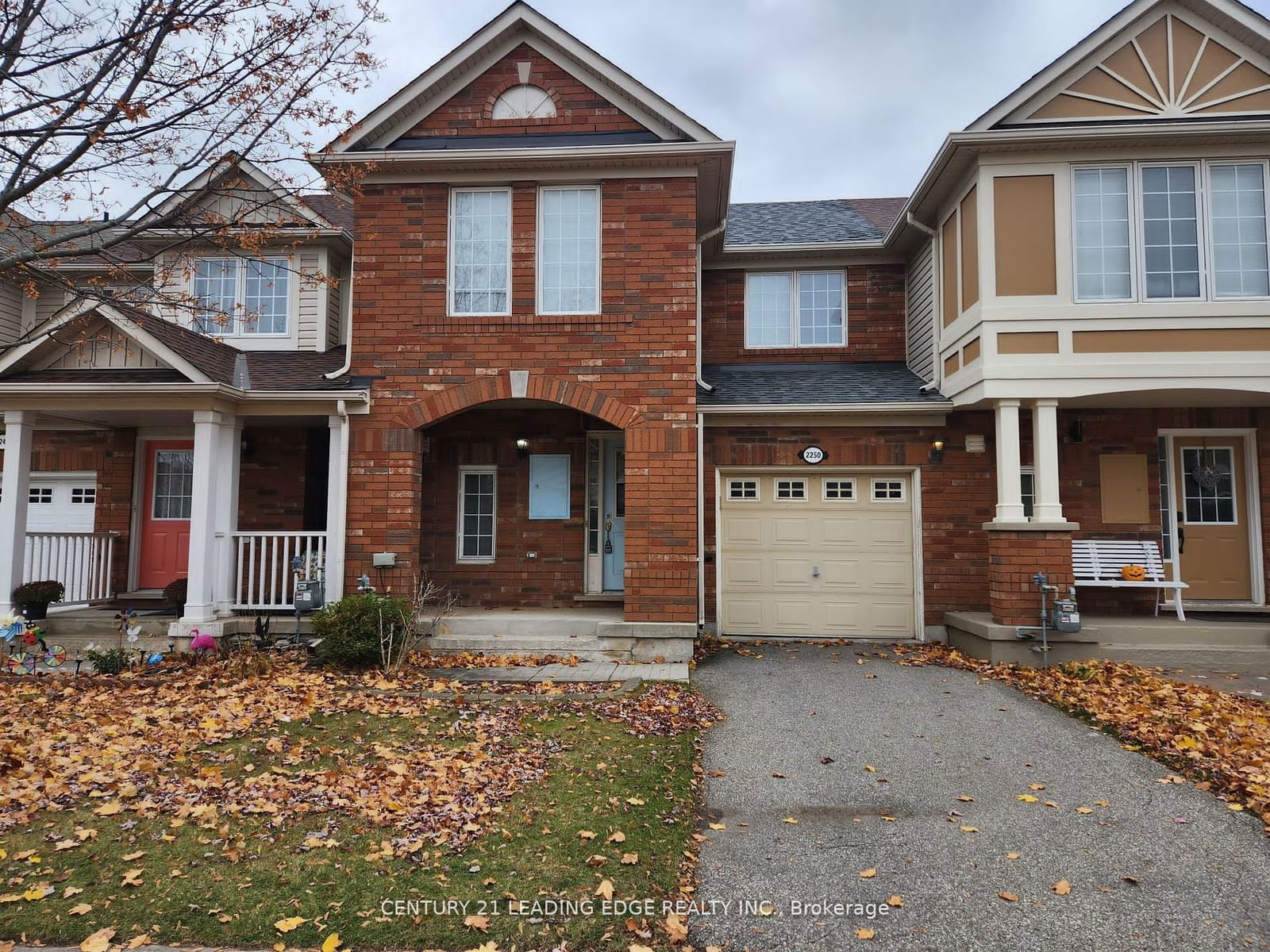 Townhouse for lease at 2250 BARONWOOD Drive, Oakville, West Oak Trails, L6M 4W9 - MLS: W11928662