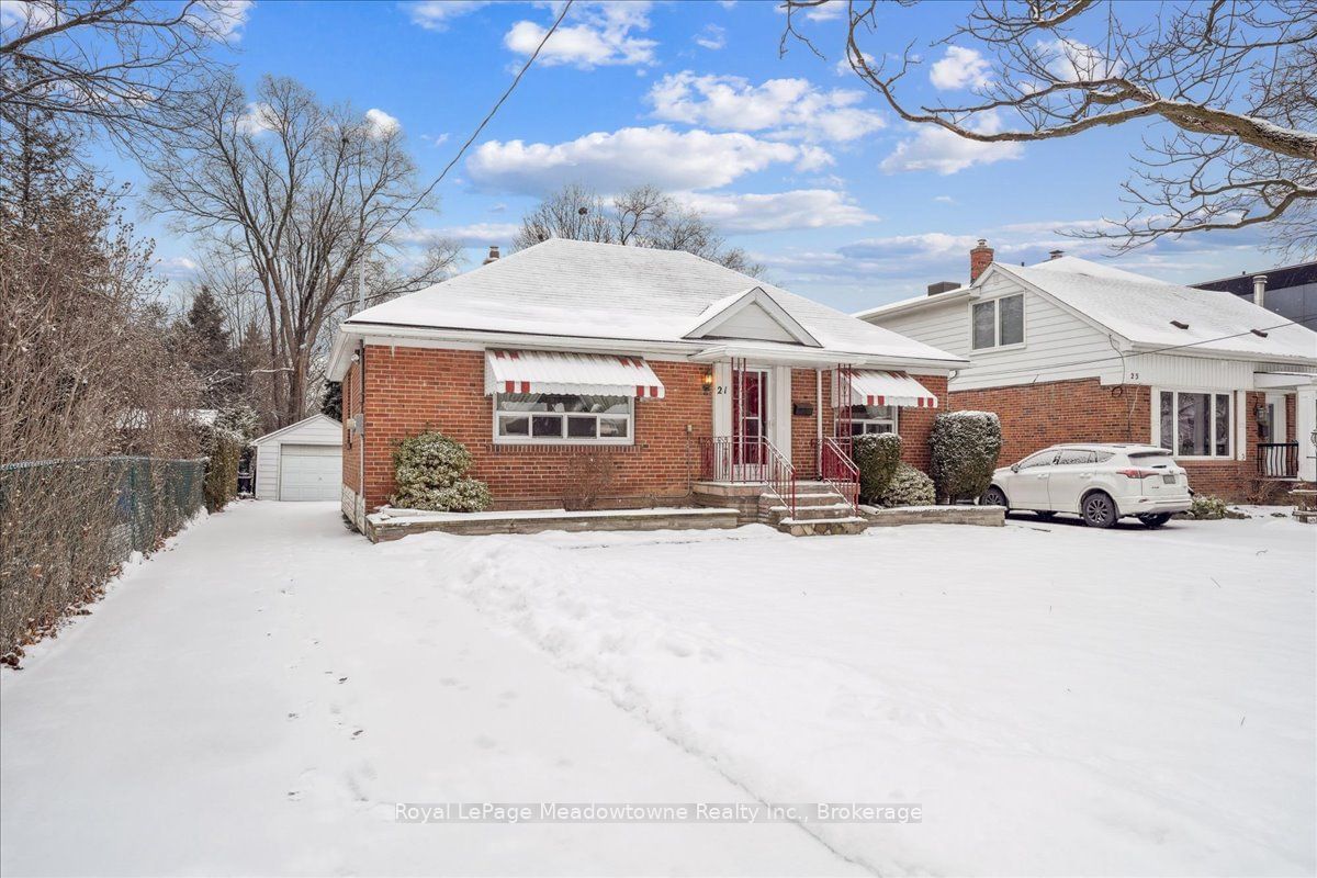 Detached House for sale at 21 Shaver Avenue, Toronto, Islington-City Centre West, M9B 3S9 - MLS: W11928814