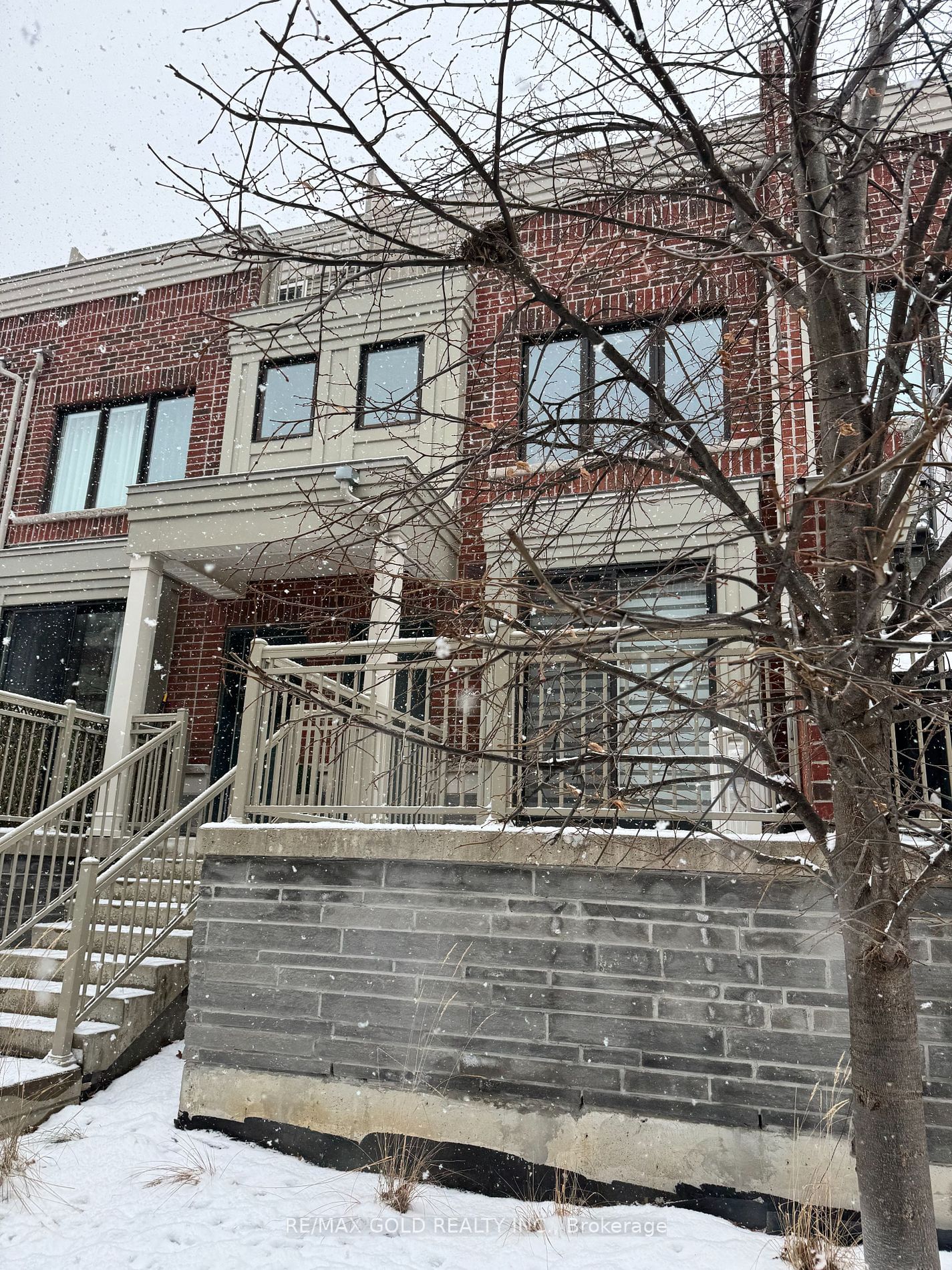 Townhouse for lease at 3-80 EASTWOOD PARK Gdns, Toronto, Long Branch, M8W 0B2 - MLS: W11928816