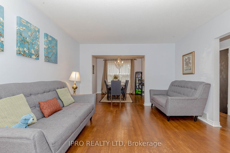 95 Willowridge Rd, Toronto, M9R 3Z5 | Image 3