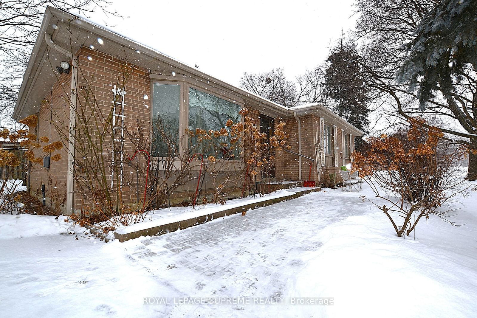 Detached House for sale at 25 Brookland Drive, Brampton, Avondale, L6T 2M4 - MLS: W11928925