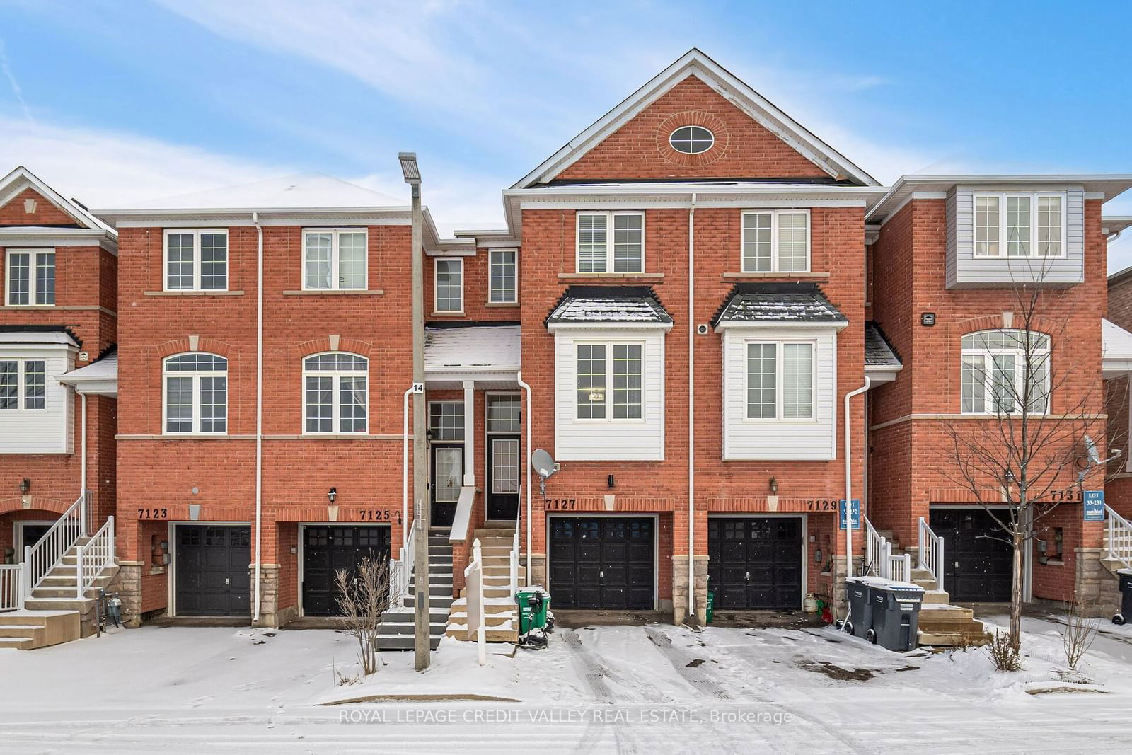 Townhouse for sale at 7127 Fairmeadow Crescent, Mississauga, Lisgar, L5N 8R6 - MLS: W11929050