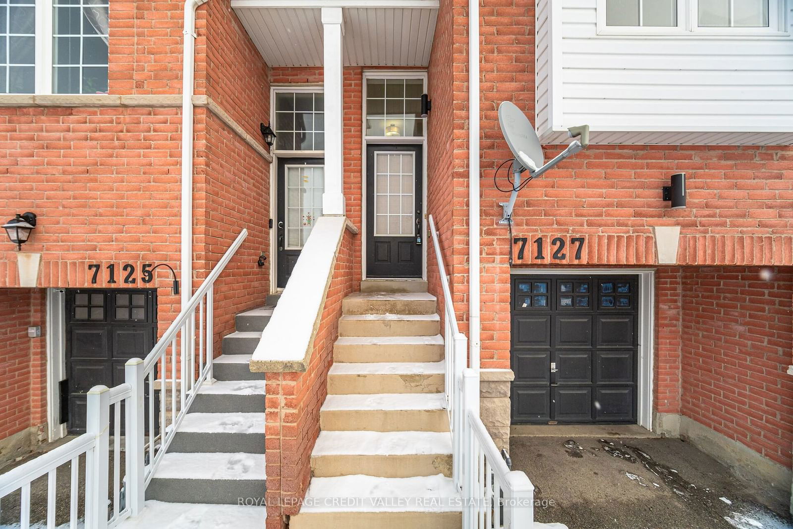 Townhouse for sale at 7127 Fairmeadow Crescent, Mississauga, Lisgar, L5N 8R6 - MLS: W11929050