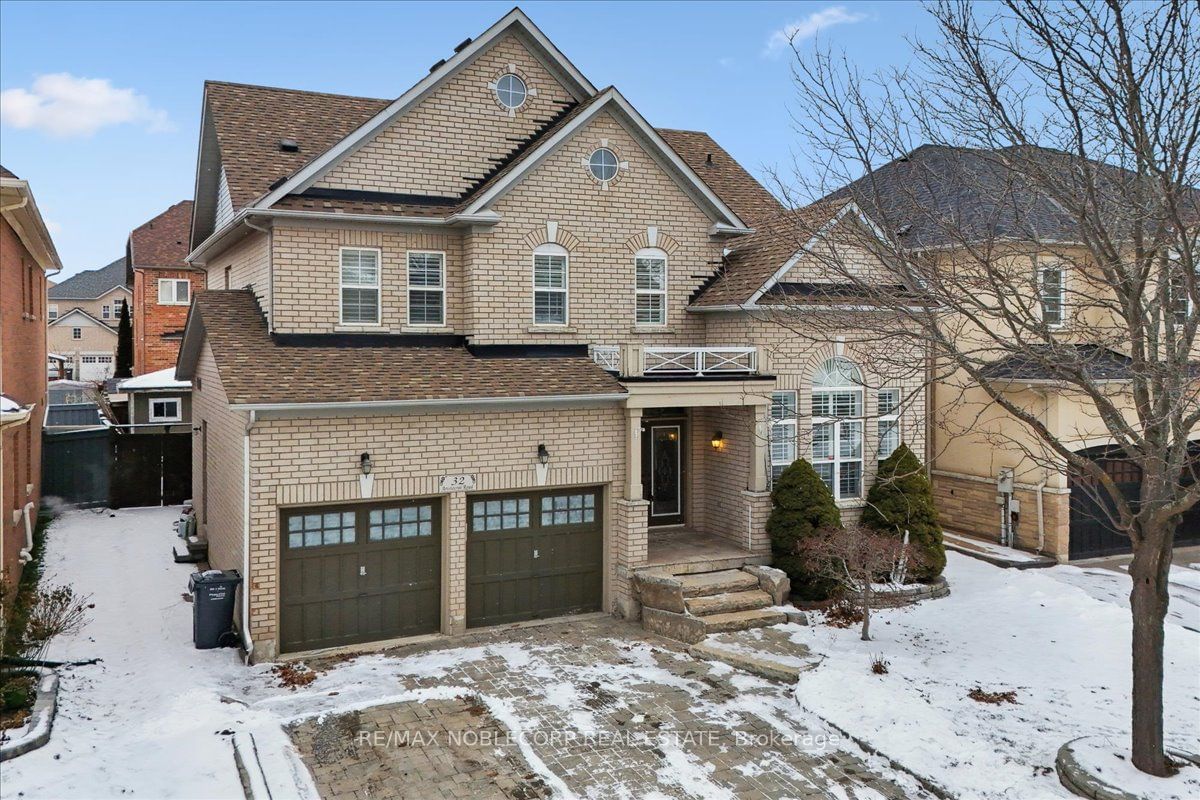 Detached House for sale at 32 Aristocrat Road, Brampton, Vales of Castlemore, L6P 1X7 - MLS: W11929066