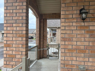 Unit 39 — 26 Clermiston Cres, Brampton - Sandringham-Wellington image-0-2