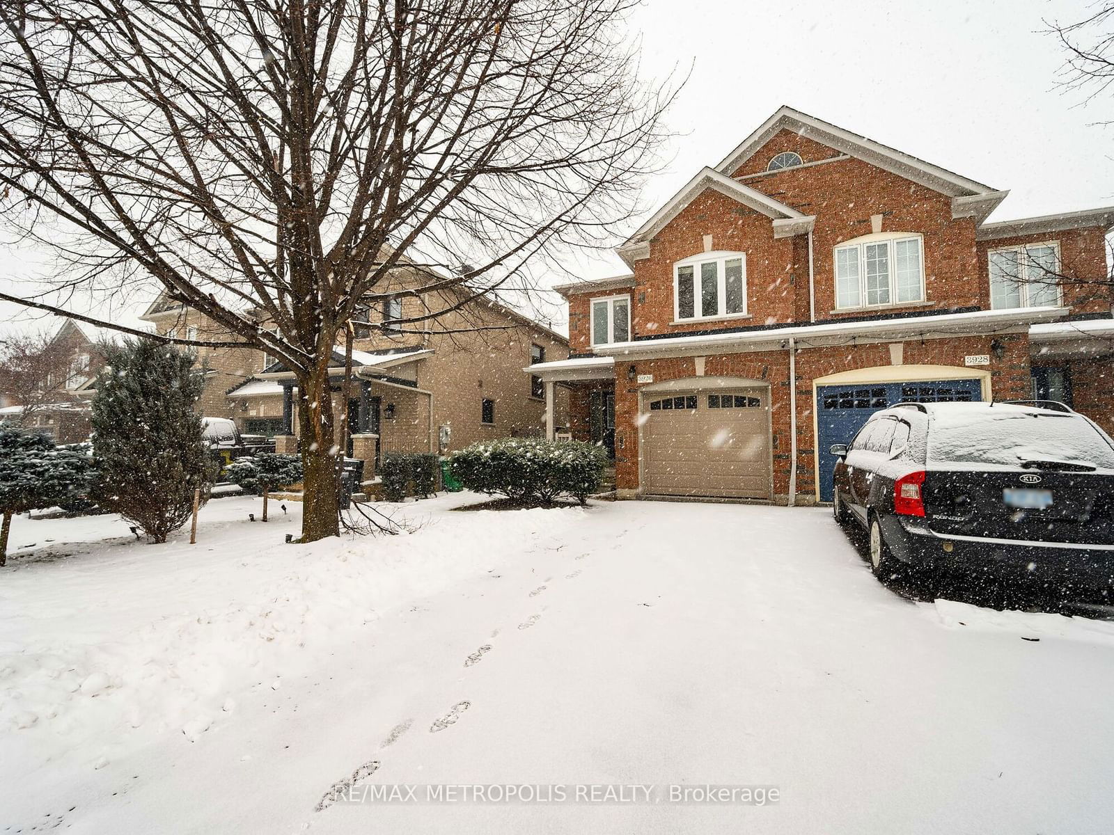 Semi-Detached House for lease at Main-3926 Stardust Drive, Mississauga, Churchill Meadows, L5M 8A6 - MLS: W11929282