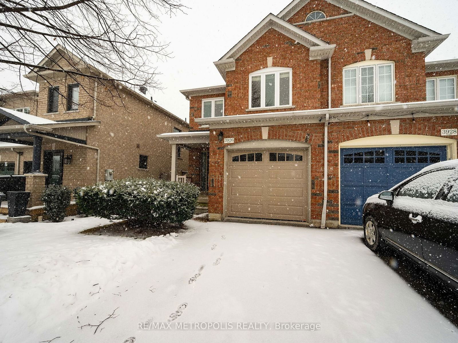 Semi-Detached House for lease at Main-3926 Stardust Drive, Mississauga, Churchill Meadows, L5M 8A6 - MLS: W11929282