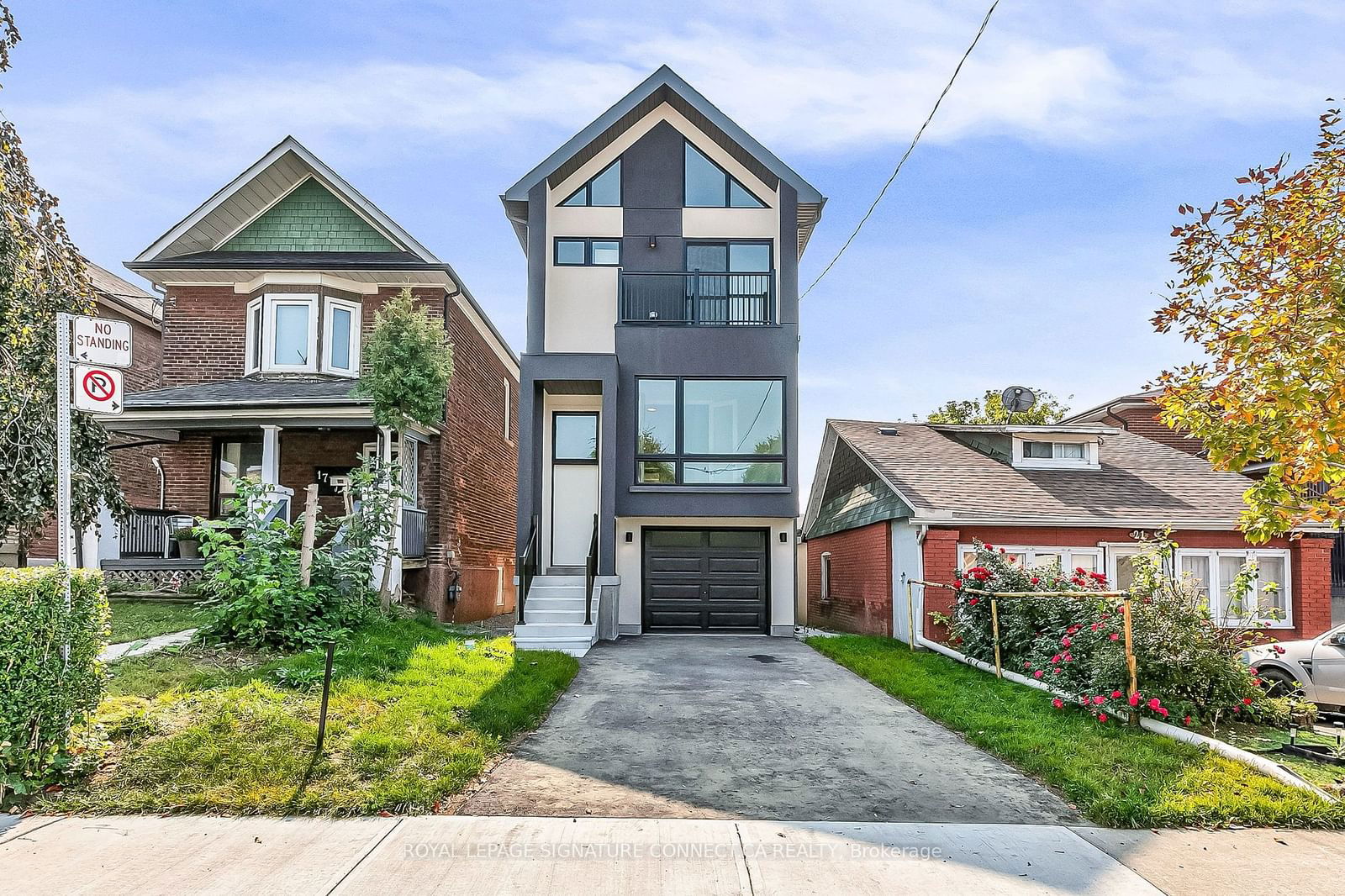 Detached House leased at Main-19 Lambton Avenue, Toronto, Rockcliffe-Smythe, M6N 2S2 - MLS: W11929309