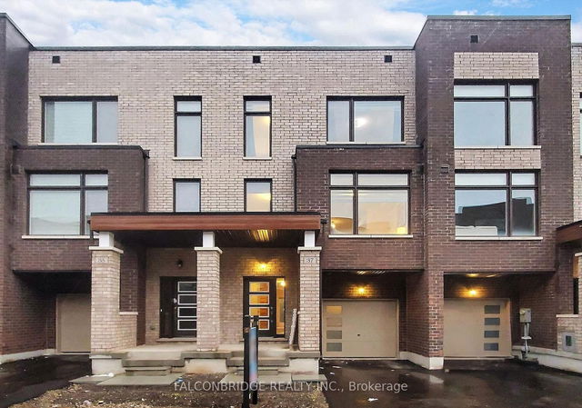 37 Queenpost Drive
