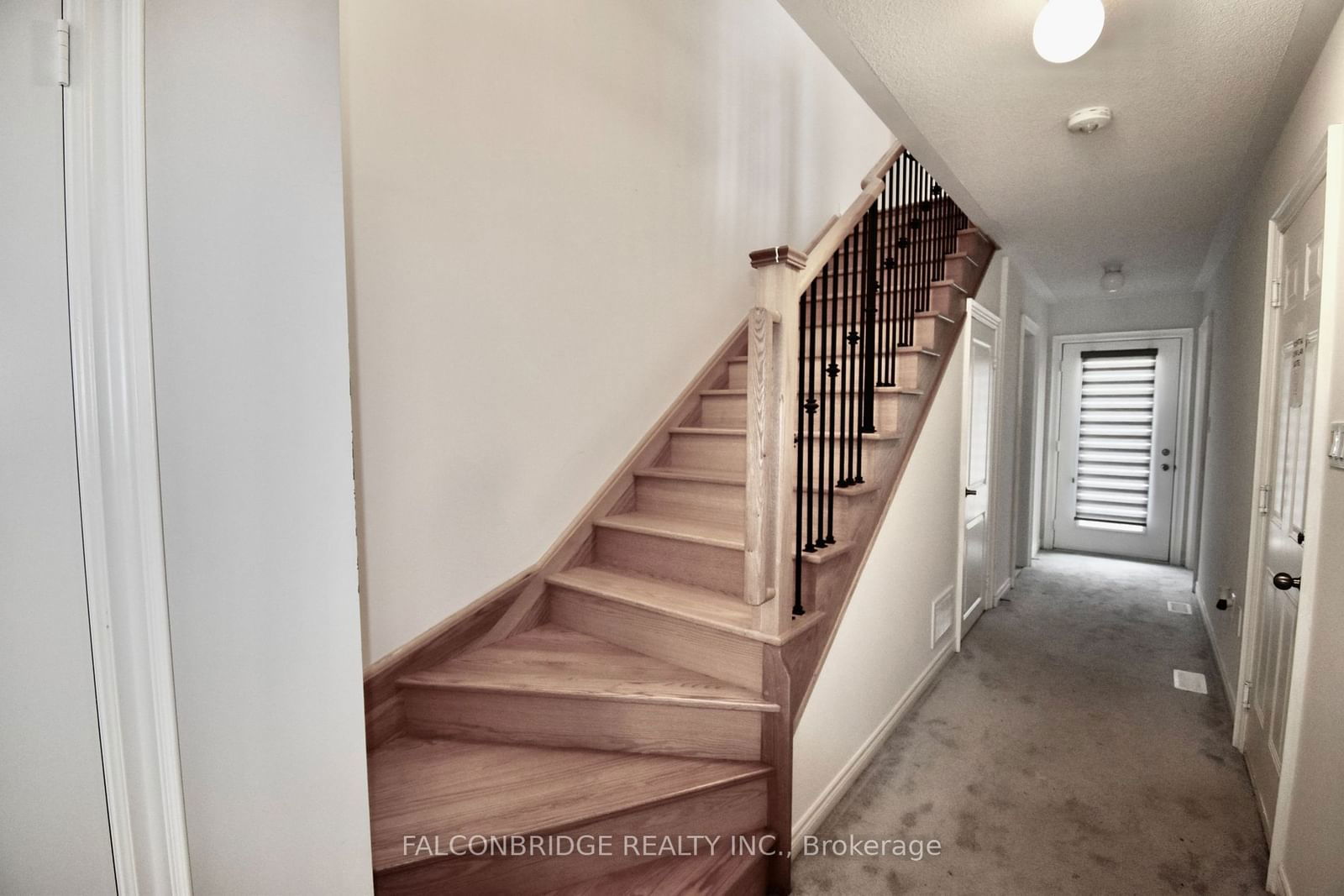 Townhouse for lease at 37 Queenpost Drive, Brampton, Credit Valley, L6Y 0B7 - MLS: W11929318