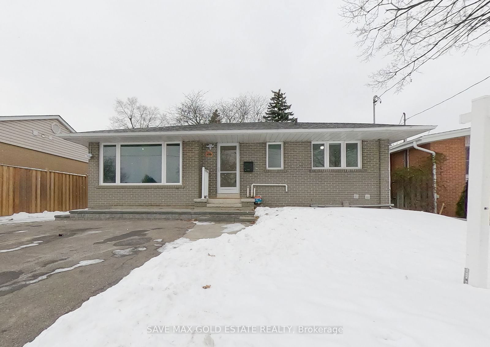 Detached House for sale at 116 Eldomar Avenue, Brampton, Brampton East, L6W 1R8 - MLS: W11929329