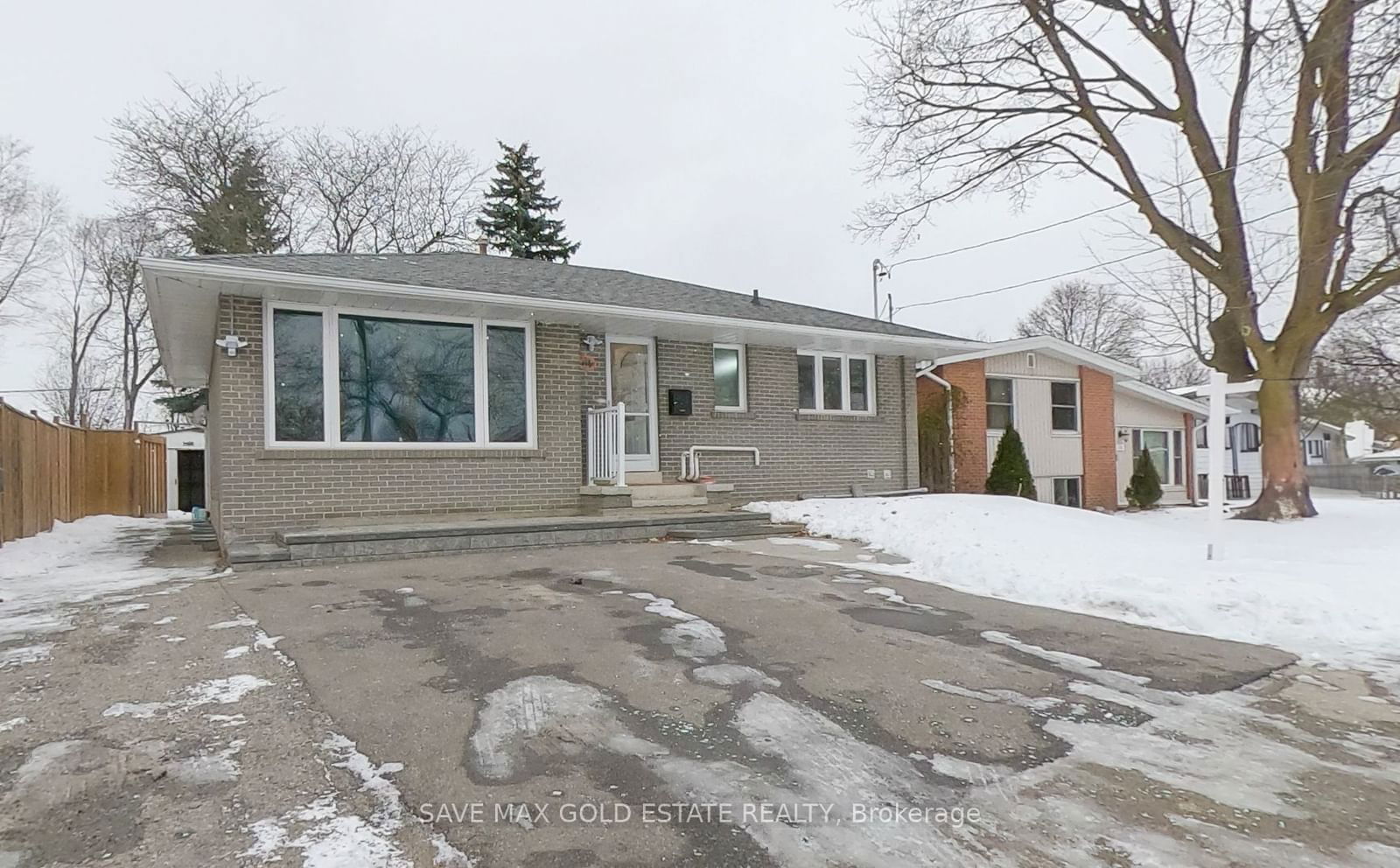 Detached House for sale at 116 Eldomar Avenue, Brampton, Brampton East, L6W 1R8 - MLS: W11929329