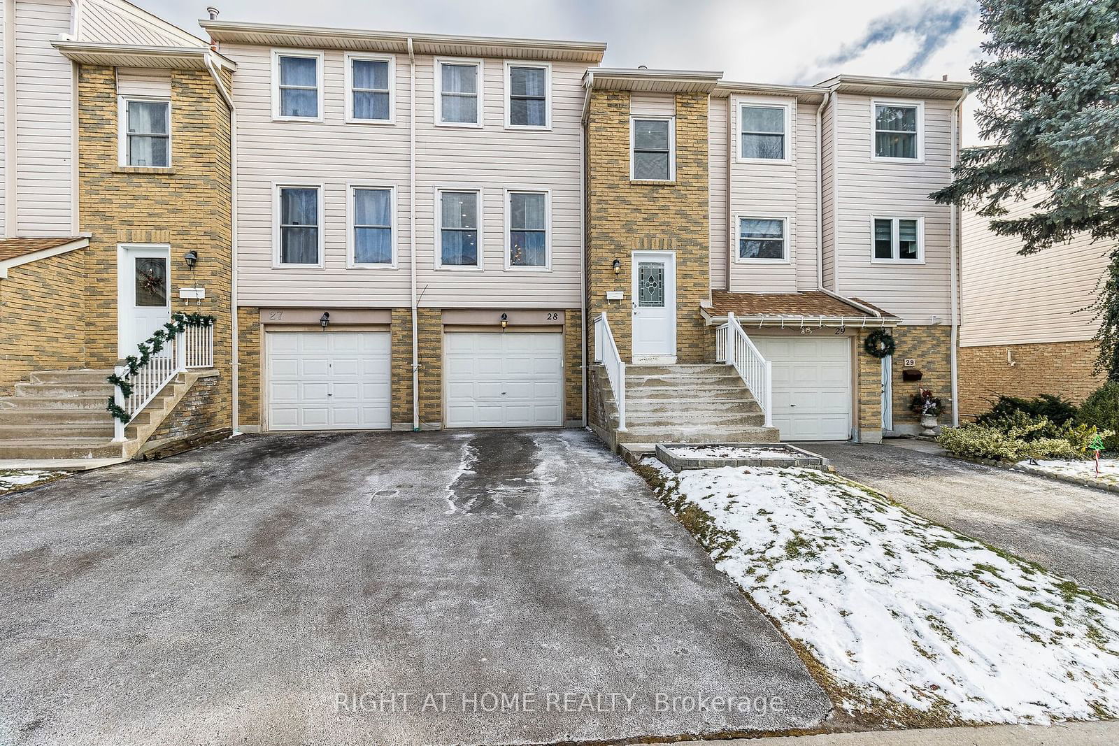 Townhouse for sale at 28-5878 Montevideo Road, Mississauga, Meadowvale, L5N 2V5 - MLS: W11929421