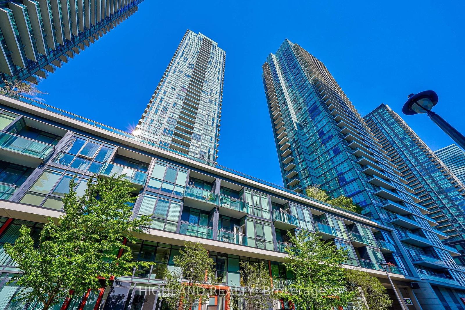 Condo sold at 2503-4070 Confederation Pkwy, Mississauga, City Centre, L5B 0E9 - MLS: W11929500